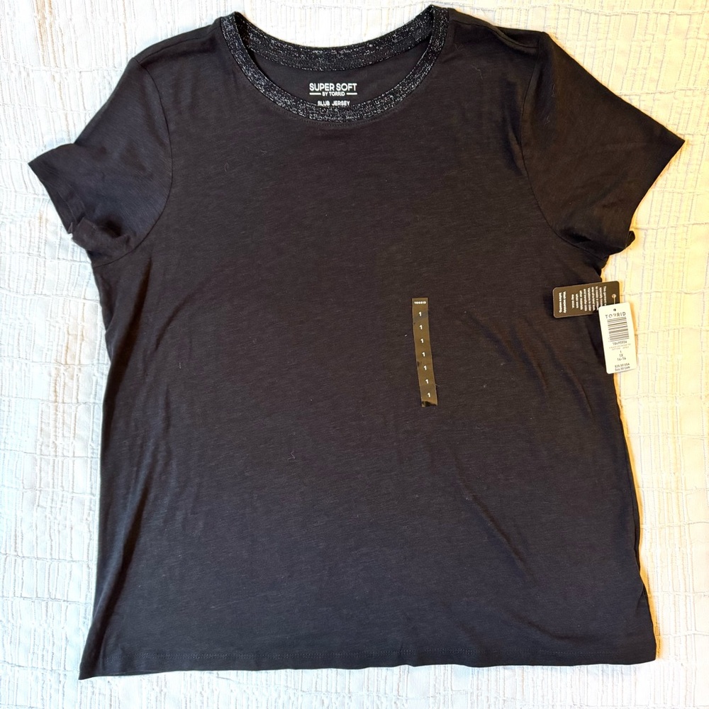 🏷️Torrid Super Soft Metallic Ringer Tee - Picture 2 of 5